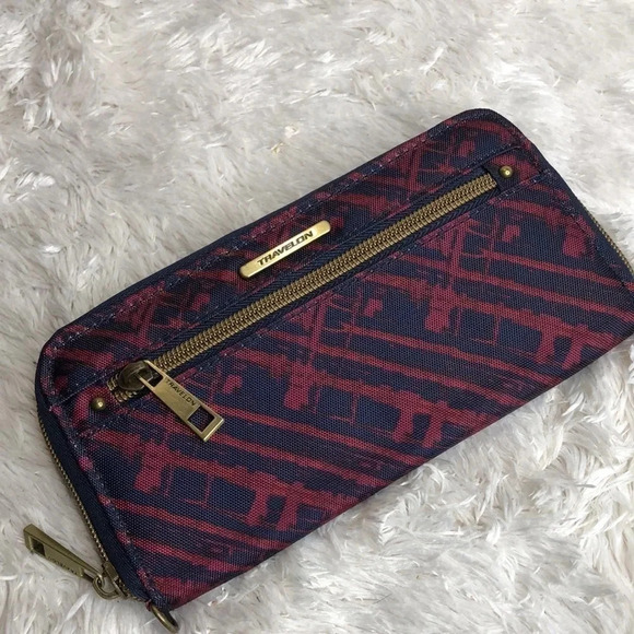 TRAVELON Abstract Travel Wallet - Picture 2 of 5